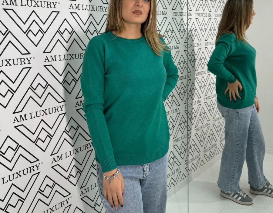 Maglia in lana donna è un capo raffinato e di qualità, perfetto per l'autunno e inverno. il suo materiale offre calore e comfort durante tutta la giornata. - immagine 2