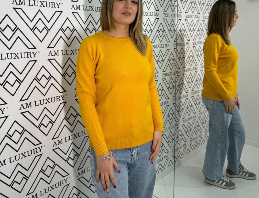 Maglia in lana donna è un capo raffinato e di qualità, perfetto per l'autunno e inverno. il suo materiale offre calore e comfort durante tutta la giornata. - immagine 3