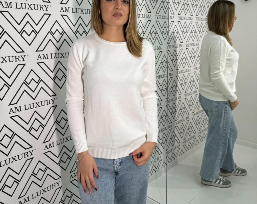 Maglia in lana donna è un capo raffinato e di qualità, perfetto per l'autunno e inverno. il suo materiale offre calore e comfort durante tutta la giornata. - immagine 4