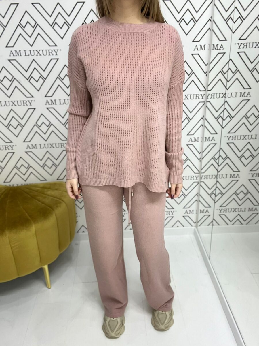 Coordinato donna, completo che unisce comfort e stile per creare un look sofistcato e moderno, composto da tessuti morbidi e resistenti. - immagine 5