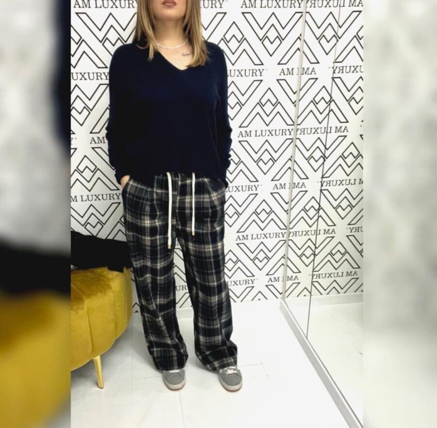 Pantalone scozzese è il mix perfetto di comfort e stile. realizzato con un tessuto di alta qualità, che può essere facilmente abbinato a vari outfit. - immagine 4